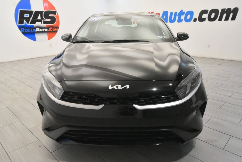 2023 Kia Forte LXS, Black, Mileage: 30,367 - photo 7