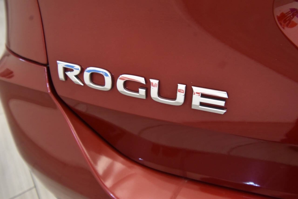2018 Nissan Rogue SV, Red, Mileage: 64,579 - photo 27