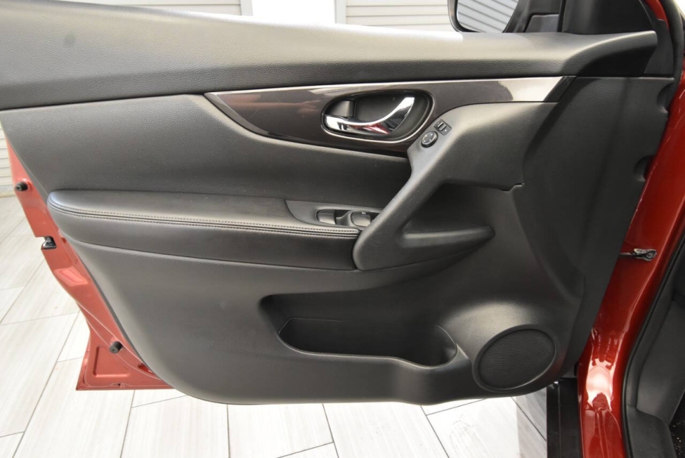 2018 Nissan Rogue SV, Red, Mileage: 64,579 - photo 9