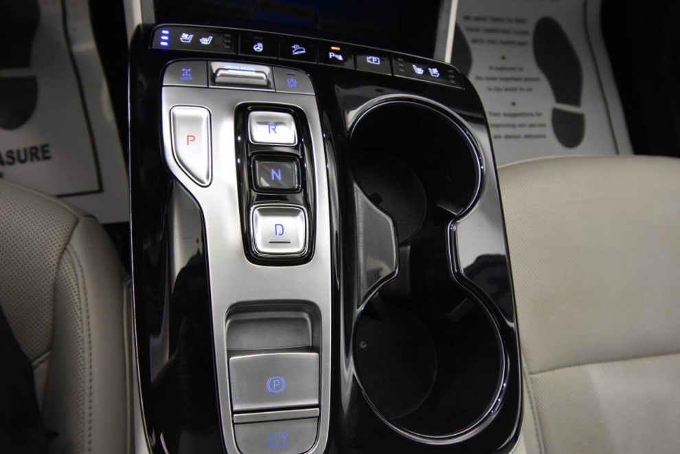 2023 Hyundai Tucson Limited AWD 4dr SUV, Silver, Mileage: 62,237 - photo 17