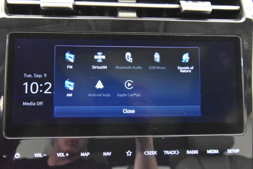 2023 Hyundai Tucson Limited AWD 4dr SUV, Silver, Mileage: 62,237 - photo 19