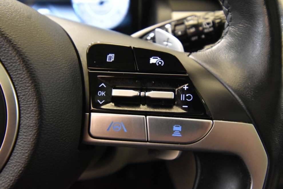 2023 Hyundai Tucson Limited AWD 4dr SUV, Silver, Mileage: 62,237 - photo 23