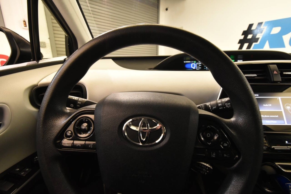2022 Toyota Prius Nighshade, Black, Mileage: 54,618 - photo 18