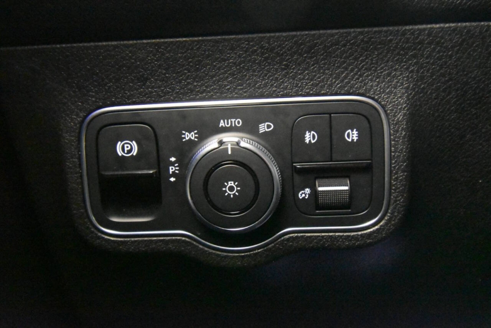 2021 Mercedes-Benz GLB GLB 250 4MATIC AWD 4dr SUV, Gray, Mileage: 26,250 - photo 28