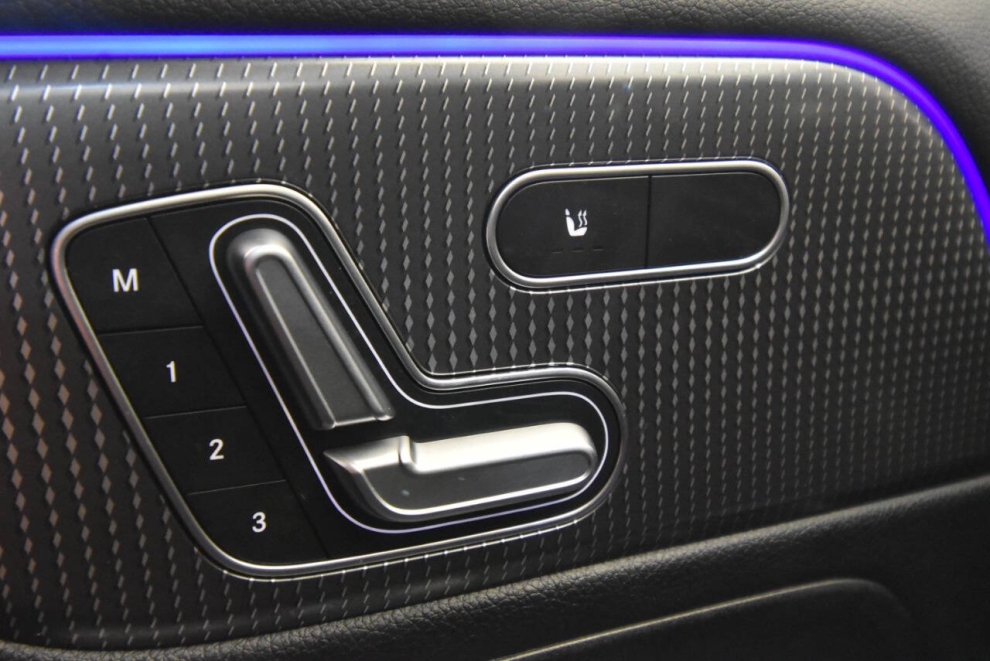 2021 Mercedes-Benz GLB GLB 250 4MATIC AWD 4dr SUV, Gray, Mileage: 26,250 - photo 29