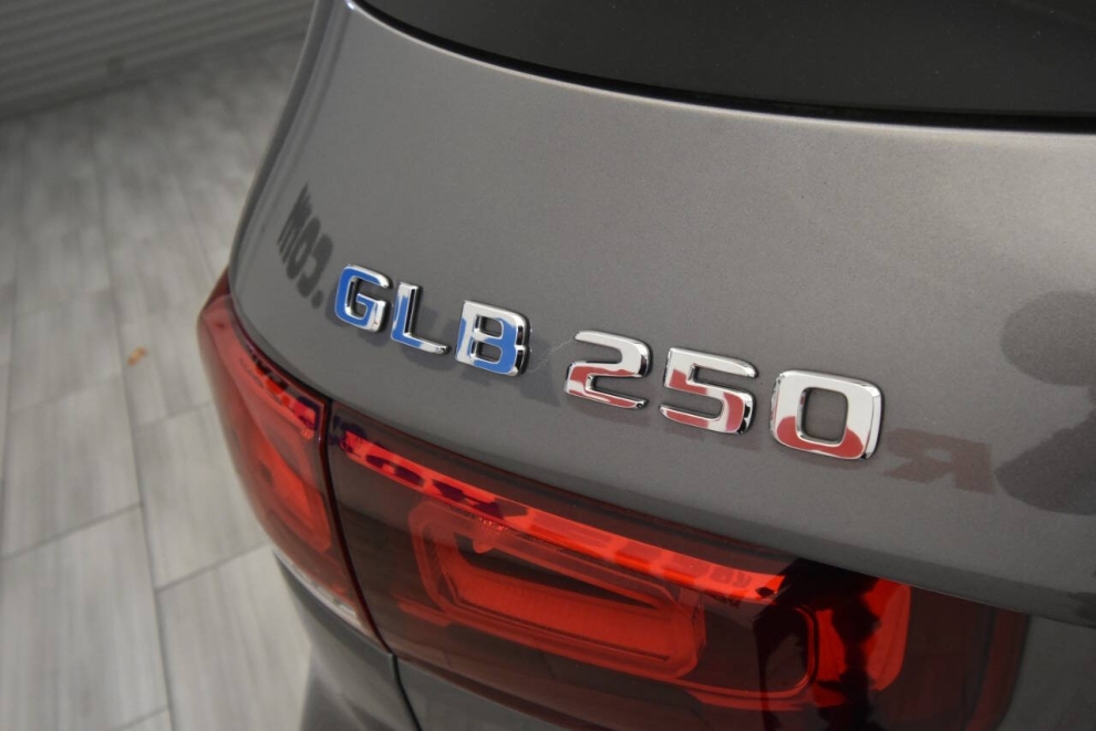 2021 Mercedes-Benz GLB GLB 250 4MATIC AWD 4dr SUV, Gray, Mileage: 26,250 - photo 31