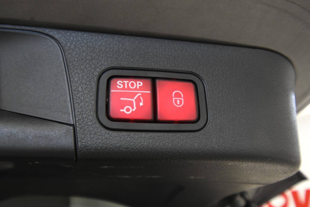 2021 Mercedes-Benz GLB GLB 250 4MATIC AWD 4dr SUV, Gray, Mileage: 26,250 - photo 34