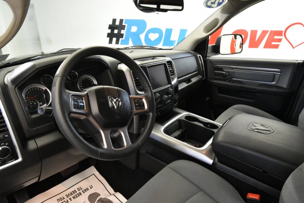 2023 RAM 1500 Classic SLT, Black, Mileage: 60,195 - photo 10