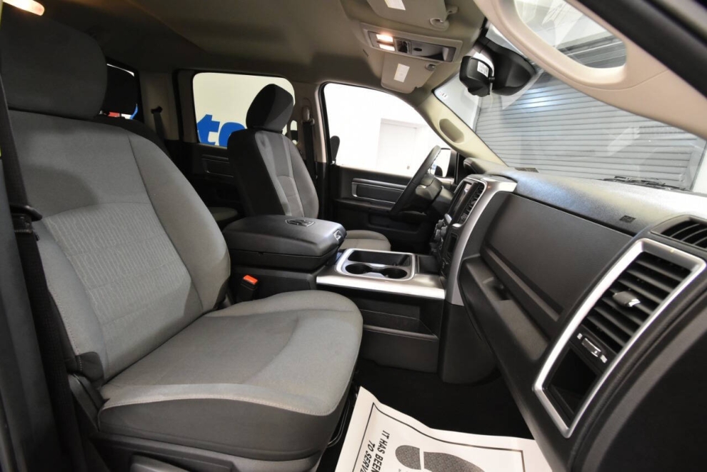 2023 RAM 1500 Classic SLT, Black, Mileage: 60,195 - photo 13