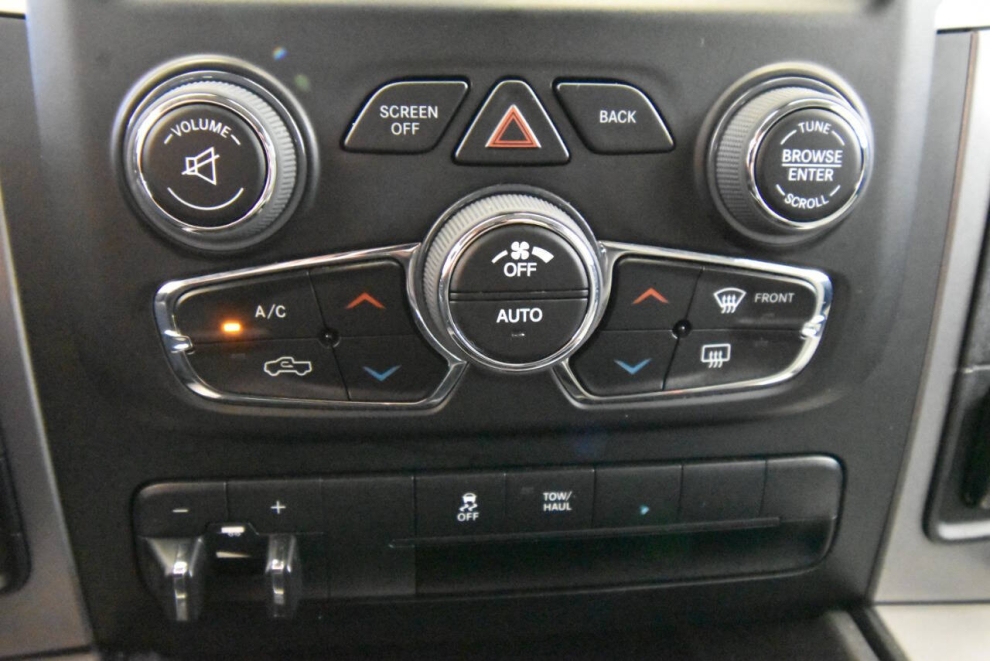 2023 RAM 1500 Classic SLT, Black, Mileage: 60,195 - photo 16