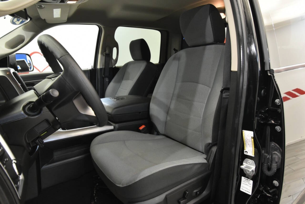 2023 RAM 1500 Classic SLT, Black, Mileage: 60,195 - photo 9