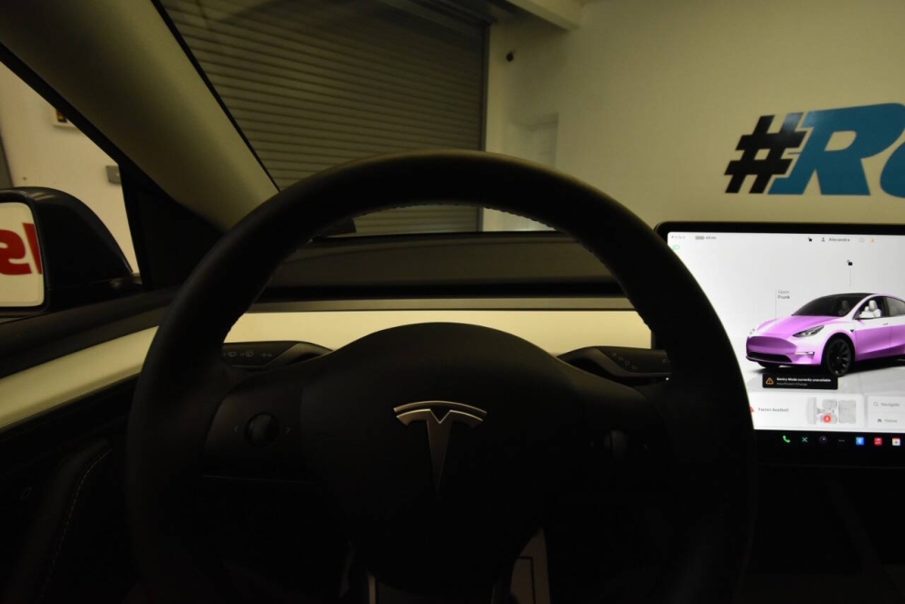 2023 Tesla Model Y Long Range, Gray, Mileage: 41,918 - photo 19