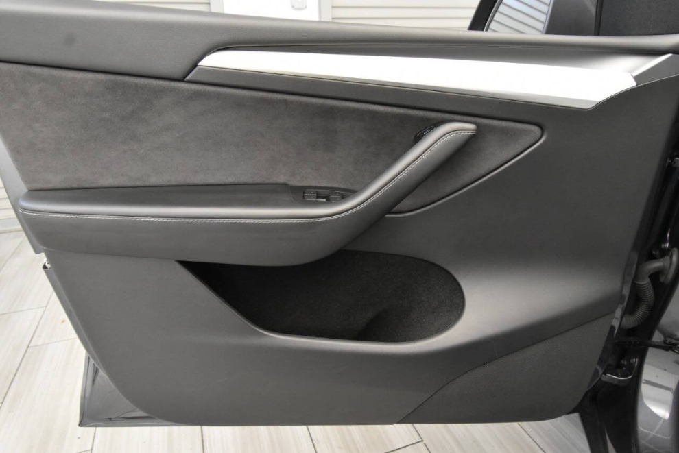 2023 Tesla Model Y Long Range, Gray, Mileage: 41,918 - photo 9