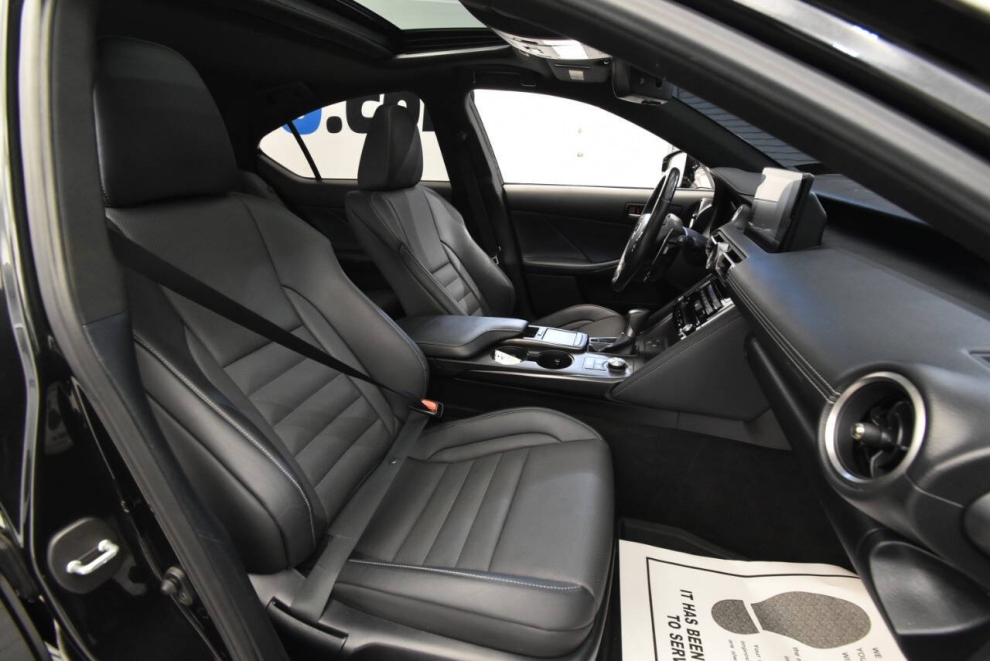 2021 Lexus IS 350 F SPORT AWD 4dr Sedan, Negro, Mileage: 81,024 - photo 13