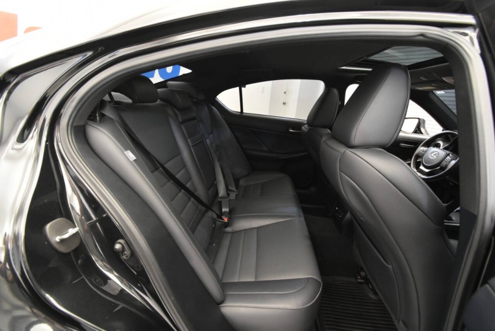 2021 Lexus IS 350 F SPORT AWD 4dr Sedan, Negro, Mileage: 81,024 - photo 14