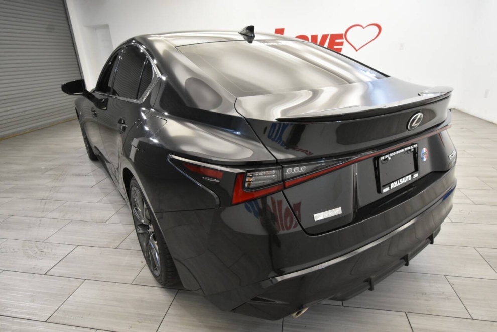 2021 Lexus IS 350 F SPORT AWD 4dr Sedan, Negro, Mileage: 81,024 - photo 2