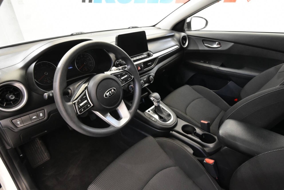 2021 Kia Forte LXS, Blanco, Mileage: 51,225 - photo 11
