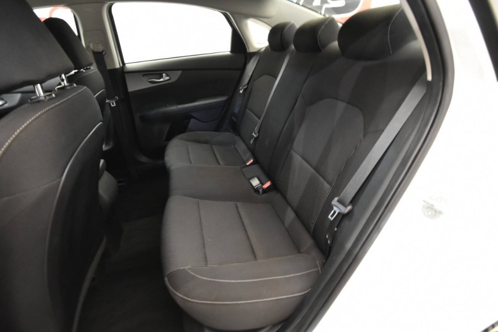 2021 Kia Forte LXS, Blanco, Mileage: 51,225 - photo 13