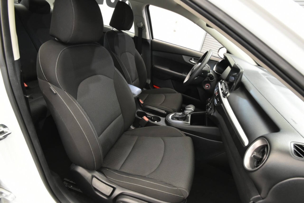 2021 Kia Forte LXS, Blanco, Mileage: 51,225 - photo 14