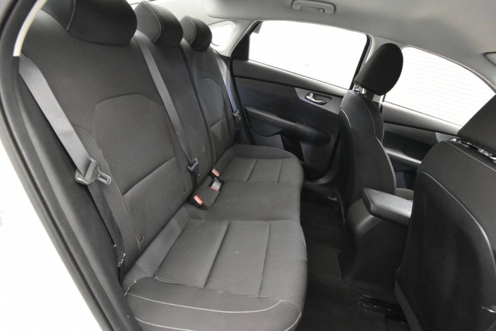 2021 Kia Forte LXS, Blanco, Mileage: 51,225 - photo 15