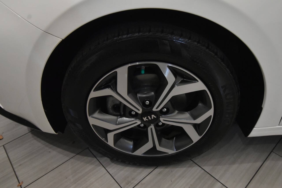 2021 Kia Forte LXS, Blanco, Mileage: 51,225 - photo 9