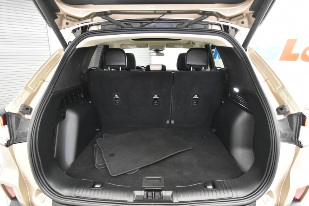 2020 Ford Escape SEL AWD 4dr SUV, Gold, Mileage: 90,714 - photo 32