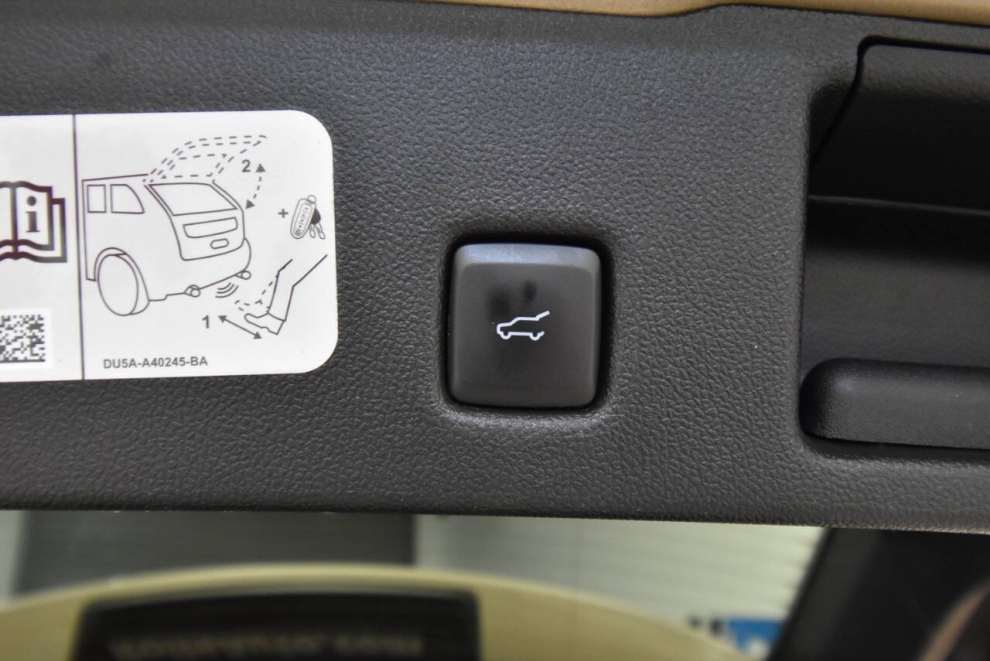 2020 Ford Escape SEL AWD 4dr SUV, Gold, Mileage: 90,714 - photo 33