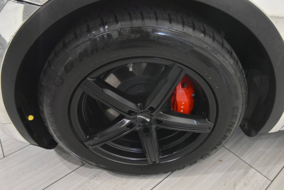 2020 Tesla Model Y Performance, Chrome, Mileage: 85,289 - photo 9