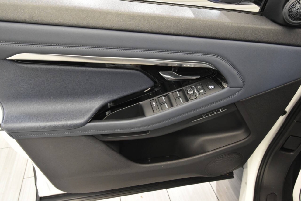 2020 Land Rover Range Rover Evoque SE AWD 4dr SUV, White, Mileage: 76,429 - photo 12