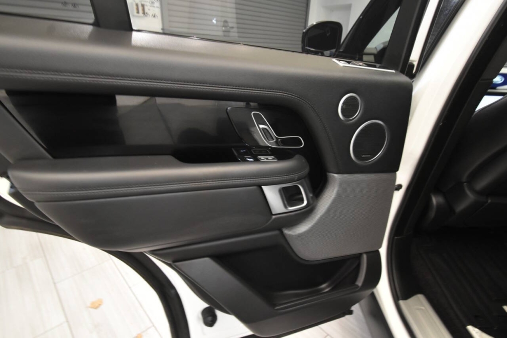 2020 Land Rover Range Rover HSE AWD 4dr SUV, White, Mileage: 71,730 - photo 13