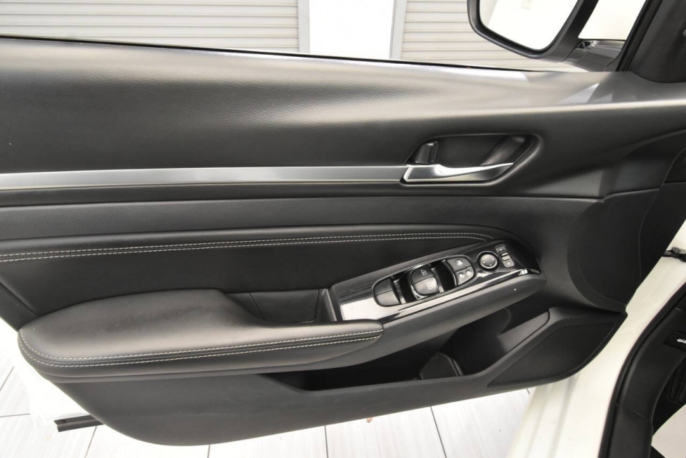 2020 Nissan Altima 2.5 SV AWD 4dr Sedan, White, Mileage: 66,203 - photo 12