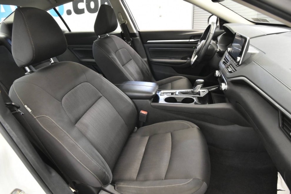 2020 Nissan Altima 2.5 SV AWD 4dr Sedan, White, Mileage: 66,203 - photo 14