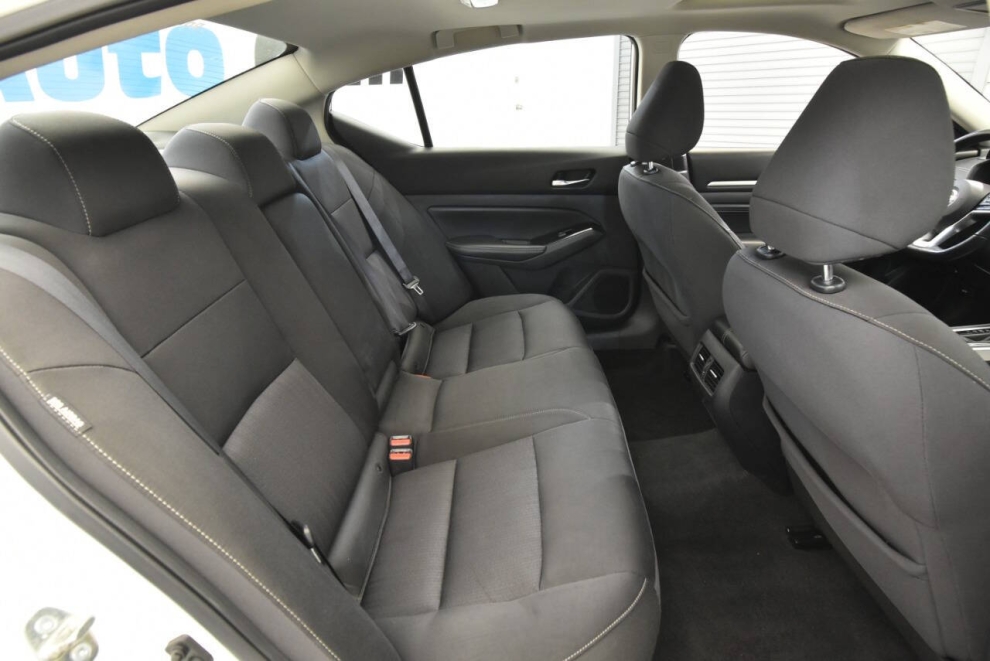 2020 Nissan Altima 2.5 SV AWD 4dr Sedan, White, Mileage: 66,203 - photo 15