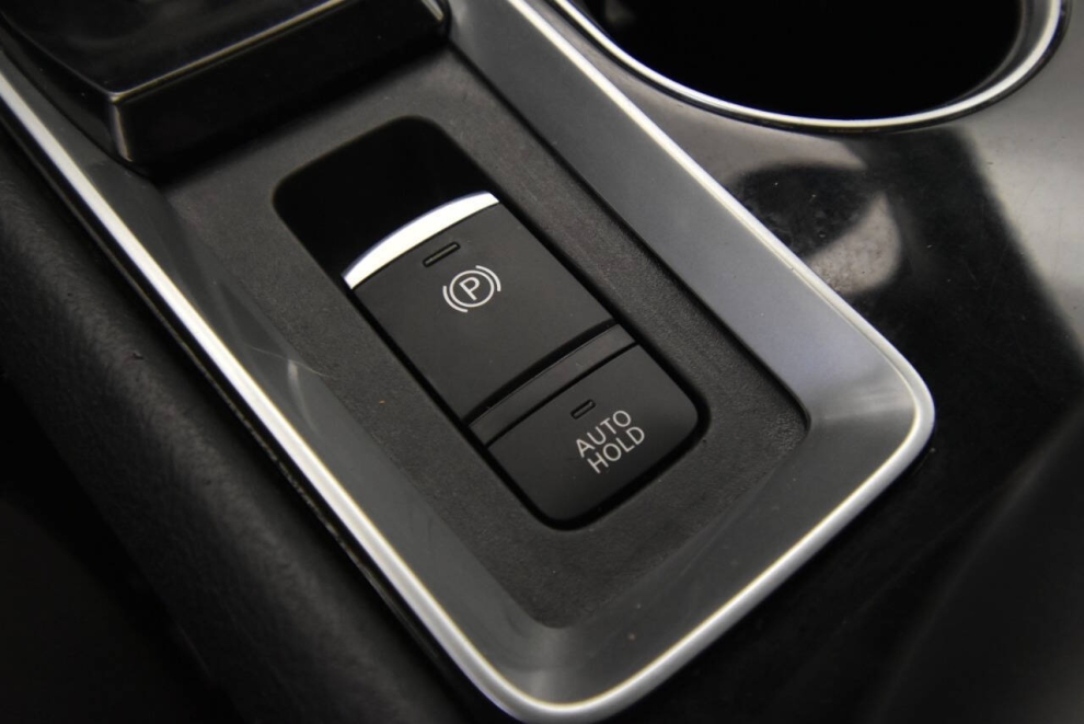 2020 Nissan Altima 2.5 SV AWD 4dr Sedan, White, Mileage: 66,203 - photo 18