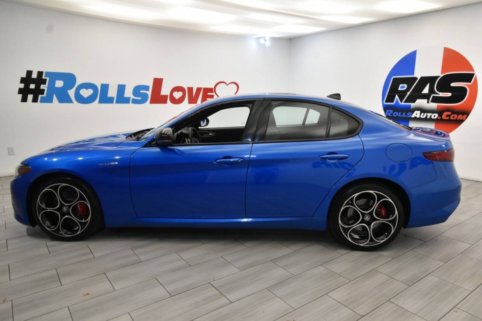 2023 Alfa Romeo Giulia Veloce, Met. Blue, Mileage: 55,457 - photo 1