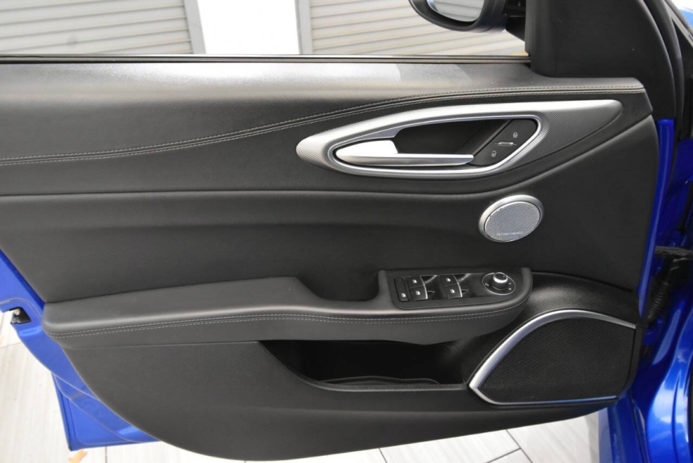 2023 Alfa Romeo Giulia Veloce, Met. Blue, Mileage: 55,457 - photo 11