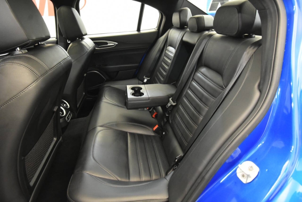 2023 Alfa Romeo Giulia Veloce, Met. Blue, Mileage: 55,457 - photo 12