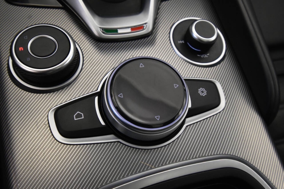 2023 Alfa Romeo Giulia Veloce, Met. Blue, Mileage: 55,457 - photo 17