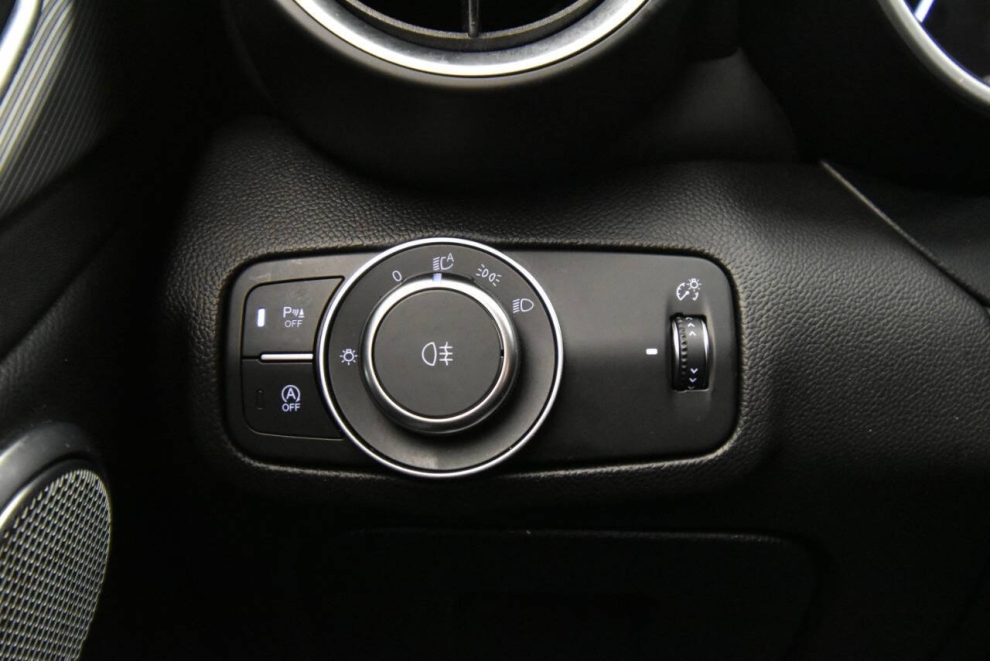 2023 Alfa Romeo Giulia Veloce, Met. Blue, Mileage: 55,457 - photo 26