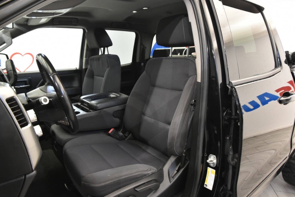 2018 Chevrolet Silverado 1500 LT, Black, Mileage: 64,562 - photo 10