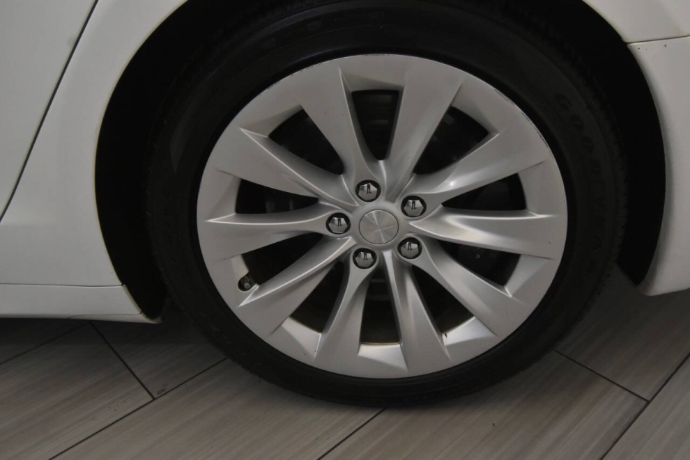 2019 Tesla Model S 100D, White, Mileage: 61,581 - photo 9