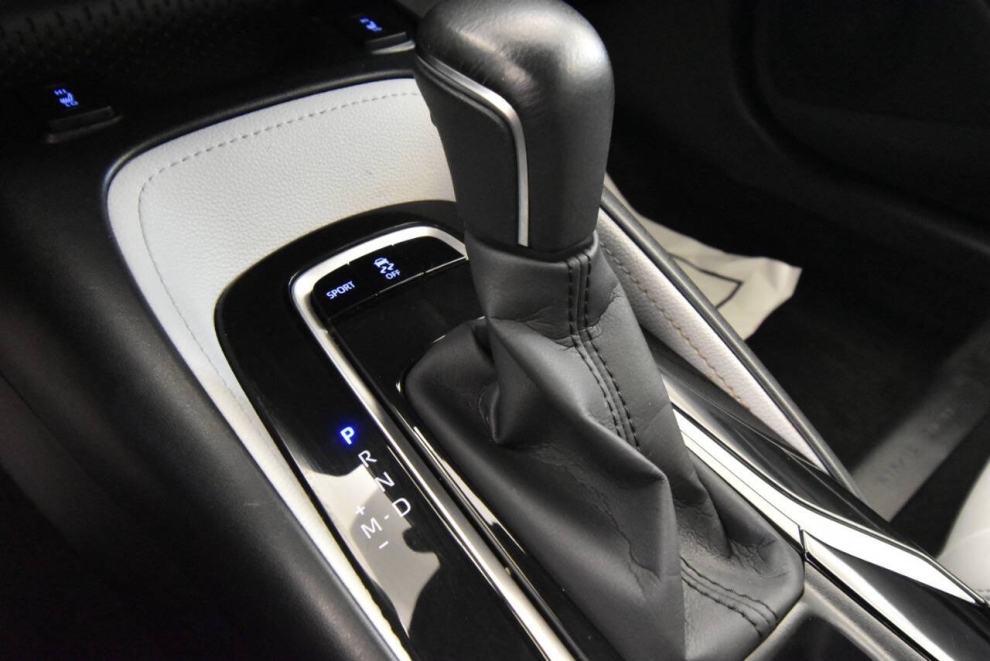 2020 Toyota Corolla Hatchback XSE 4dr Hatchback CVT, White, Mileage: 60,557 - photo 18