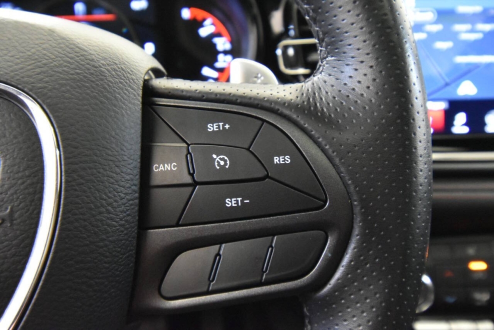 2022 Dodge Durango R/T, Gris, Mileage: 21,158 - photo 28
