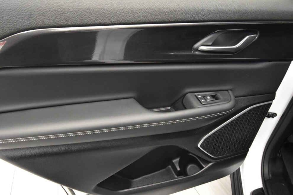 2021 Jeep Grand Cherokee L, White, Mileage: 58,571 - photo 12