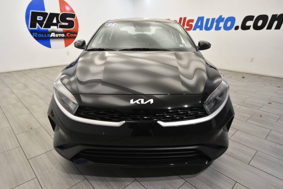 2023 Kia Forte LXS, Black, Mileage: 62,296 - photo 7