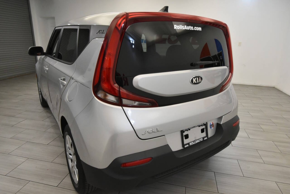2021 Kia Soul LX, Silver, Mileage: 39,973 - photo 2