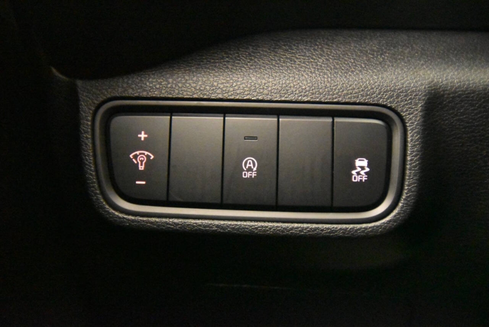 2021 Kia Soul LX, Silver, Mileage: 39,973 - photo 25