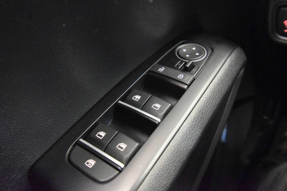 2021 Kia Soul LX, Silver, Mileage: 39,973 - photo 26