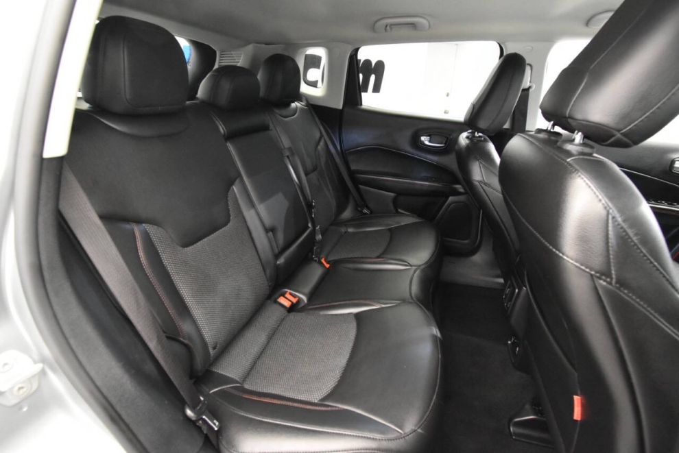 2021 Jeep Compass Trailhawk 4x4 4dr SUV, Silver, Mileage: 59,477 - photo 15