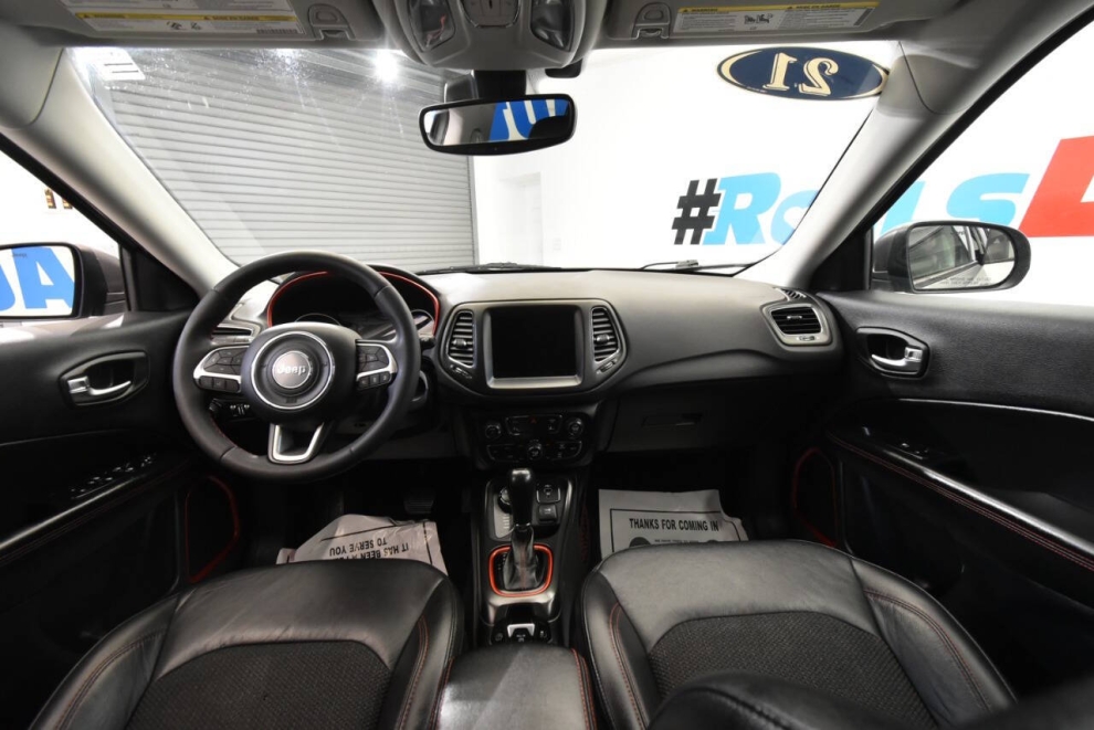 2021 Jeep Compass Trailhawk 4x4 4dr SUV, Silver, Mileage: 59,477 - photo 16